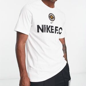 Nike Men's White T-Shirt